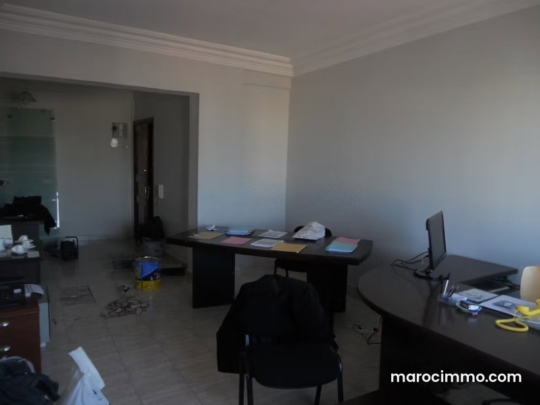 Bureau 80 m² au Palmier Casablanca avec garage et ascenseur — Casablanca
