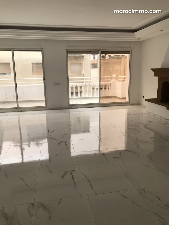 Apartment for sale on the top floor in Gauthier double terrace — 2