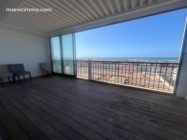 Location d'un appartement à Ain Diab. Surface totale 250 m². Climatisation et piscine — 2