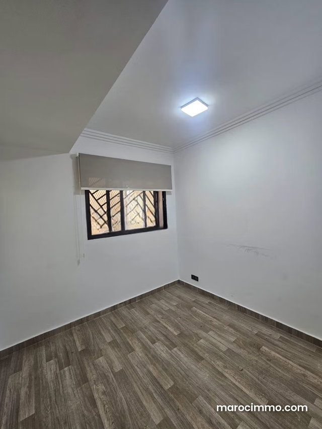 Bureau F3 rénové à louer — 4