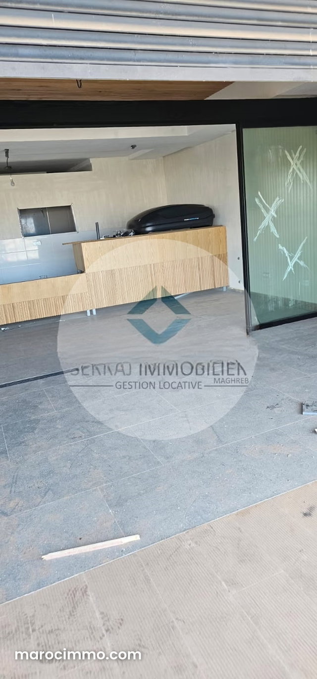 For Rent – 100 m² Shop in Dar Bouazza — 2