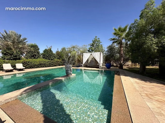 Magnificent Golf Front Villa 5 Minutes from City Center — 2
