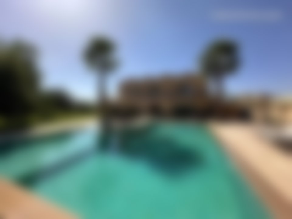 فيلا راقية بإطلالة على الغولف في حي أبواب مراكش