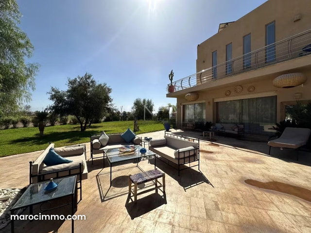 Magnificent Golf Front Villa 5 Minutes from City Center — 3