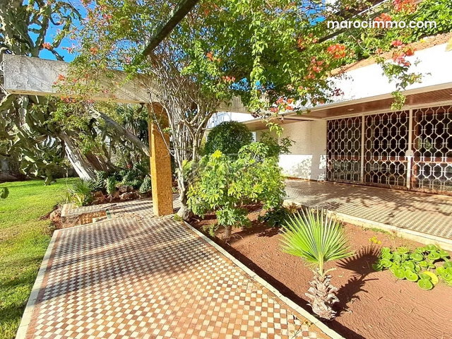 Villa de maître à vendre sur Anfa Supérieur 2 000 m² — 3