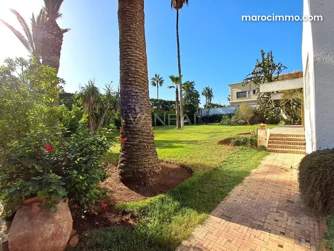 Villa 8 chambres sur 2000 m² de parc, Anfa Supérieur, Casablanca — Casablanca