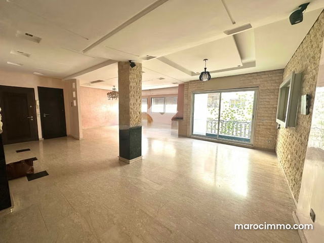 Appartement à Vendre de 160.0 m² à Casablanca, Belvedere Roches Noires — Casablanca