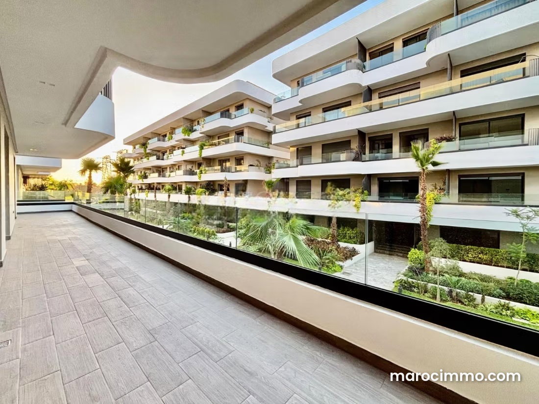 178 m² Apartment, 3 Bedrooms Including a Master Suite, Californie — Casablanca