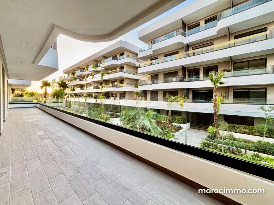 Location magnifique appartement moderne avec terrasse 178m2 à Californie, Casablanca