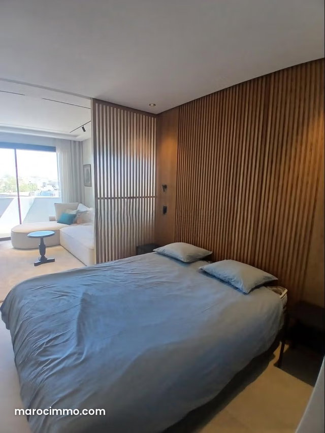 Cil Studio neuf luxueux meublé balcon vue — 5