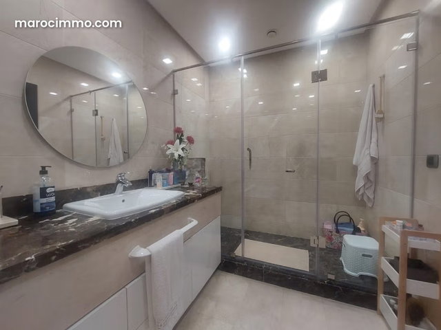 Appartement à vendre à Ville Verte. 3 chambres. Avec ascenseur et espace vert — 4