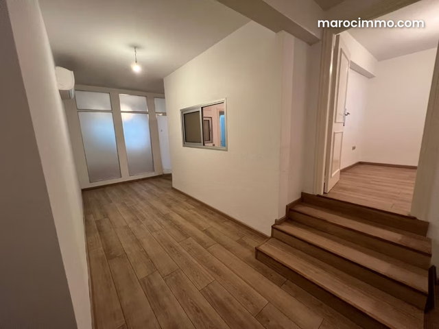 Appartement usage bureau 75m2 RDC Bourgogne — 2