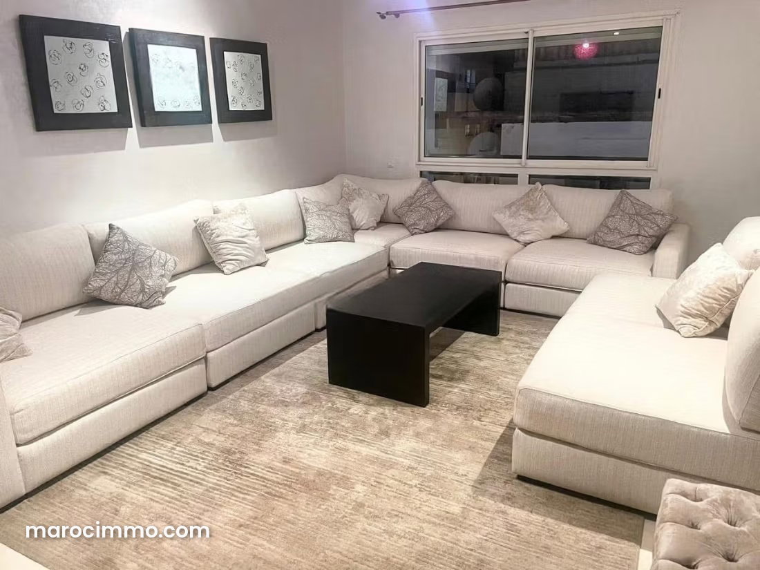 Furnished apartment with garage for rent, Maarif, Casablanca — Casablanca