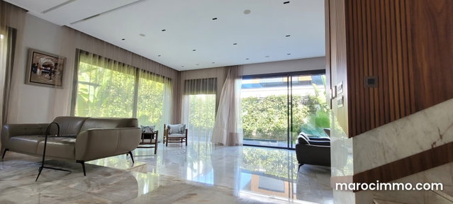 Villa neuve, moderne et luxueusement meublée — 3