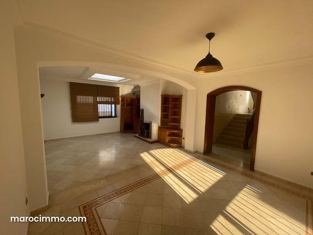 Villa usage BUREAU en location à Agdal RABAT — 2