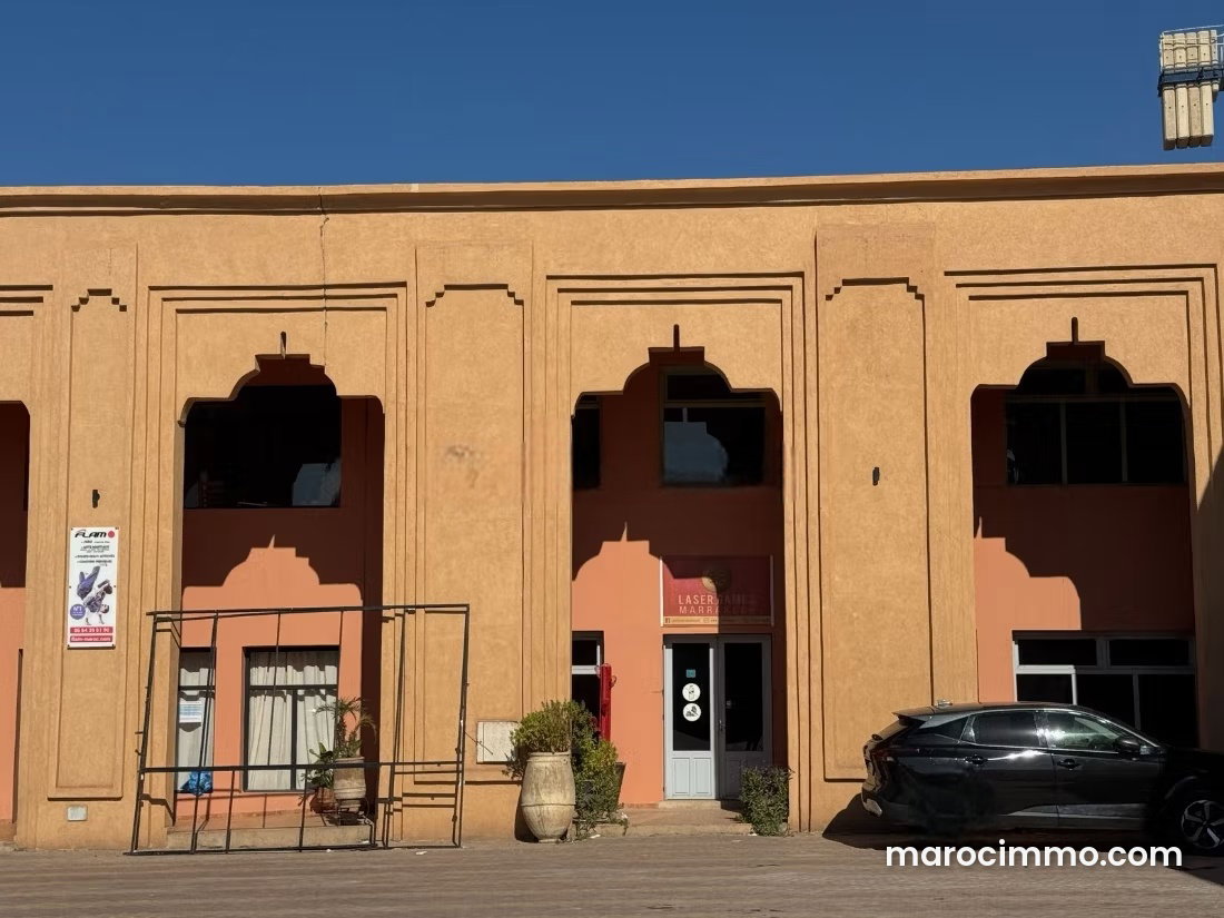 Local commercial 800 m², Route d'Amezmiz, Marrakech — Marrakech
