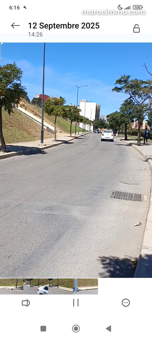Terrain de trois façades en R3 et retrait à Aouama — Tanger
