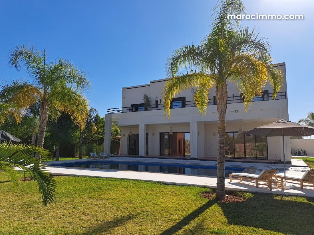 Villa 580 m² sur 2544 m² de terrain, Route de Ouarzazate, Marrakech — Marrakech
