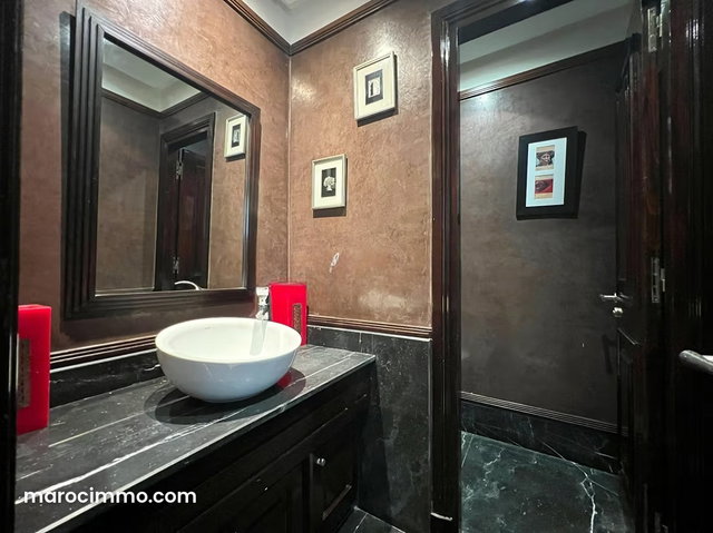 Bel appartement en location à Ain Diab vue mer. Surface totale 200 m² — 5