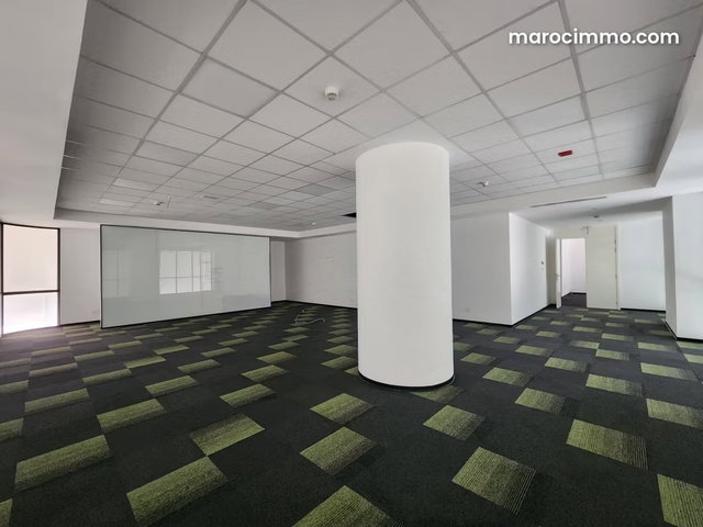 Local commercial 299 m² 336 sous pente, Marina — 5
