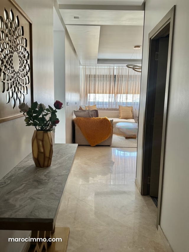 Bel appartement à louer — Tanger