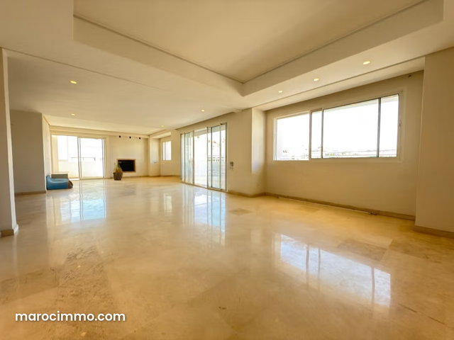 Tres rare appartement 3 façades avec terrasse sans vis a vis étage élevé — 2