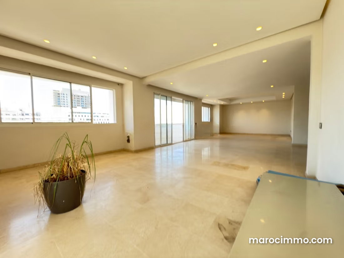 270 m² Apartment, 3 Bedrooms for Sale, Racine, Casablanca — Casablanca