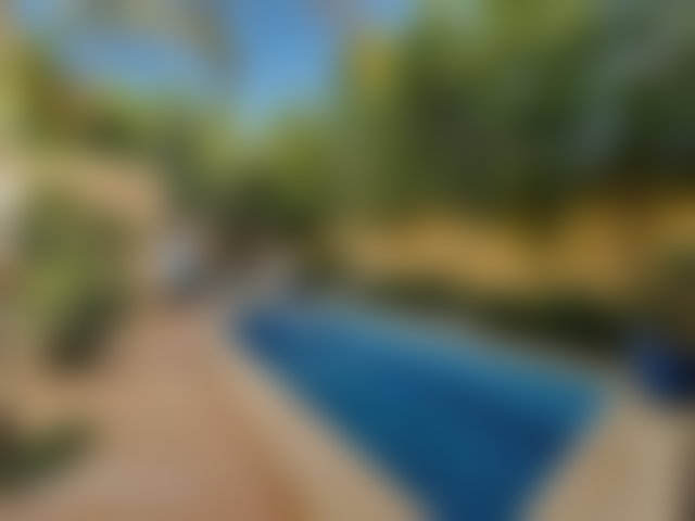 فيلا مفروشة بحديقة ومسبح للكراء بحي تارگة بمراكش — 3