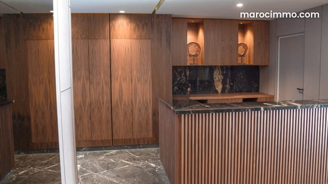 Apparemment 60m au premier étage, location à l’année — 2