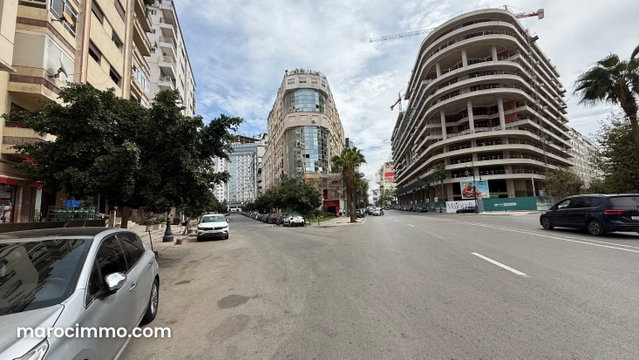 Local commercial en plein centre ville de Tanger – (28000dh/m²) Prix négociable — 2