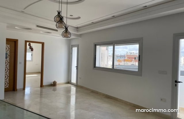 Magnifique duplex neuf avec terrasse a louer quartier iberia surface 340m² — 4