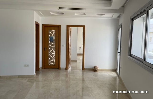 Magnifique duplex neuf avec terrasse a louer quartier iberia surface 340m² — 2