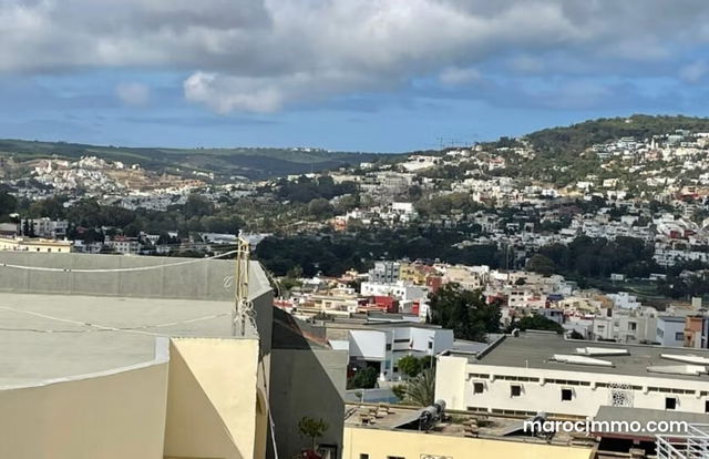 Magnifique duplex neuf avec terrasse a louer quartier iberia surface 340m² — Tanger