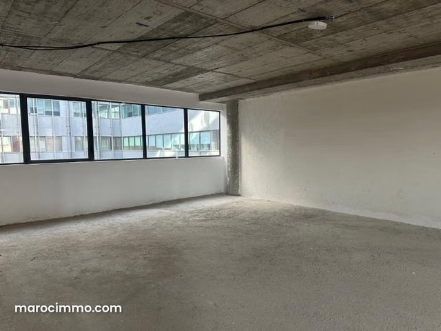 Plateau de bureau à louer à CFC — 3