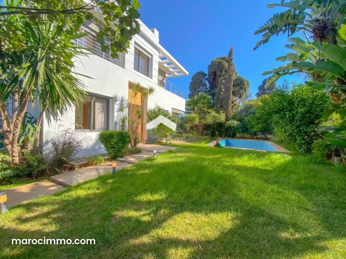 700 sq m Villa with Pool and Garden, Californie, Casablanca — Casablanca