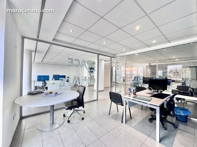 Bureau aménagé à la vente — 3