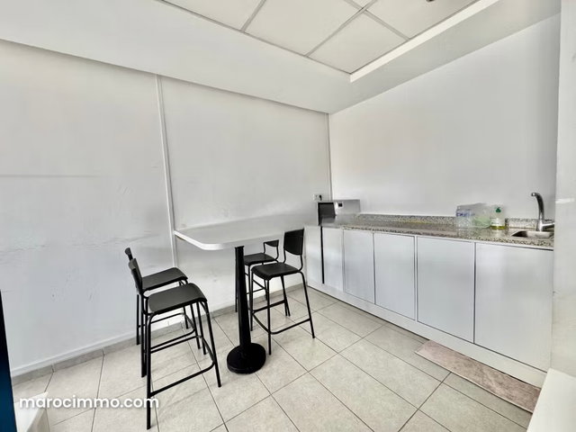 Bureau aménagé à la vente — 4