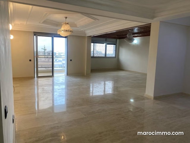 Spacious Apartment for Sale in a Prime Location — 5
