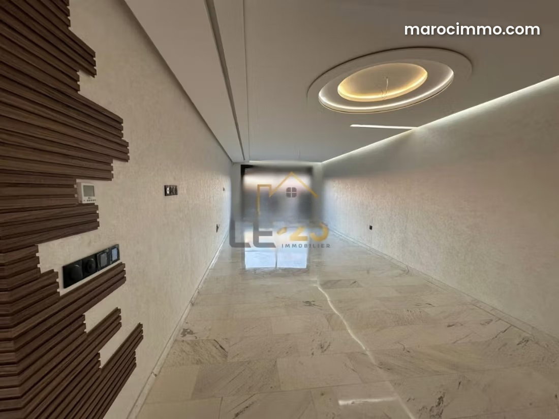 116 sqm, 3-bedroom apartment with terraces, Guéliz, Marrakech — Marrakesh