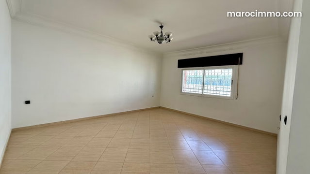 Grand appartement familial avec terrasse et garage au cœur de Tétouan — 3