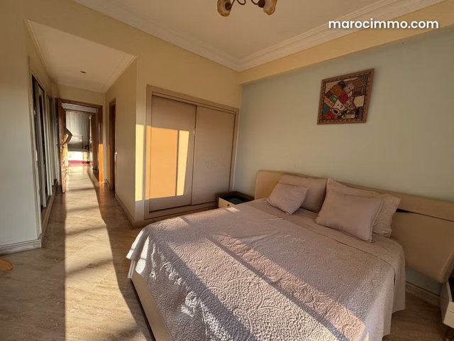 Appartement à louer – 3ème étage non meublé — 5