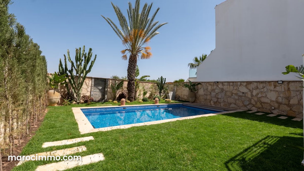 Villa d'exception à vendre sonaba – un écrin de verdure et de sérénité