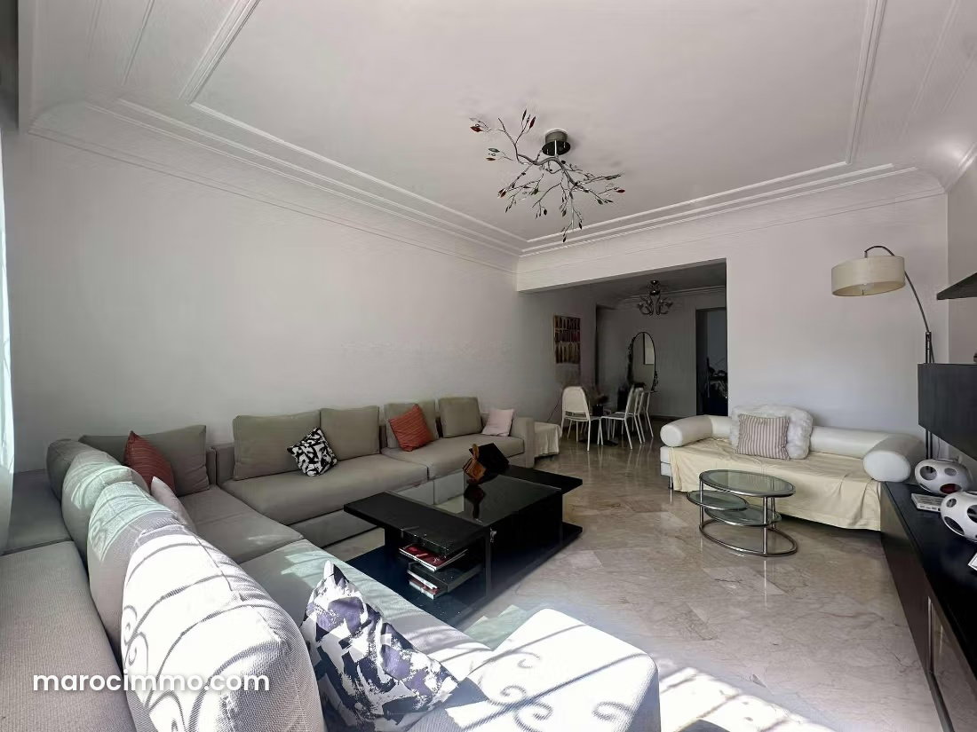 Three-Bedroom Apartment with Terrace in Gauthier, Casablanca — Casablanca