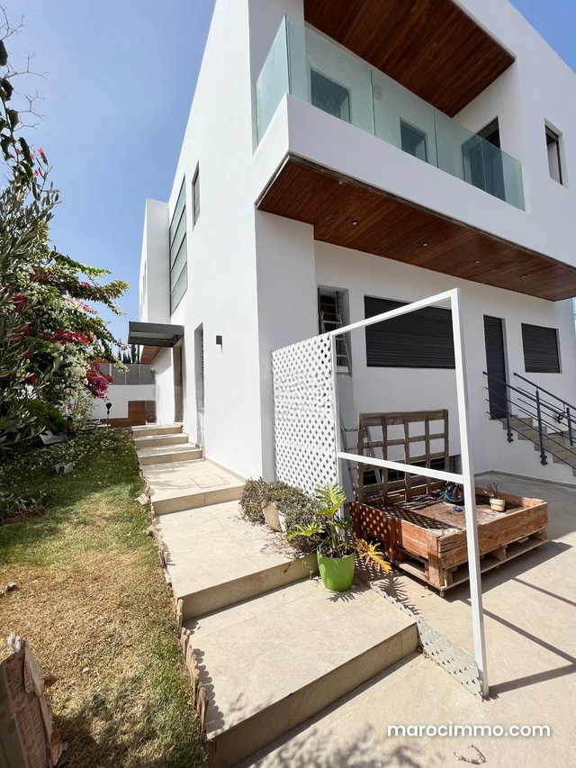 For Sale – Exceptional Renovated Villa with Pool in Dar Bouazza — 2