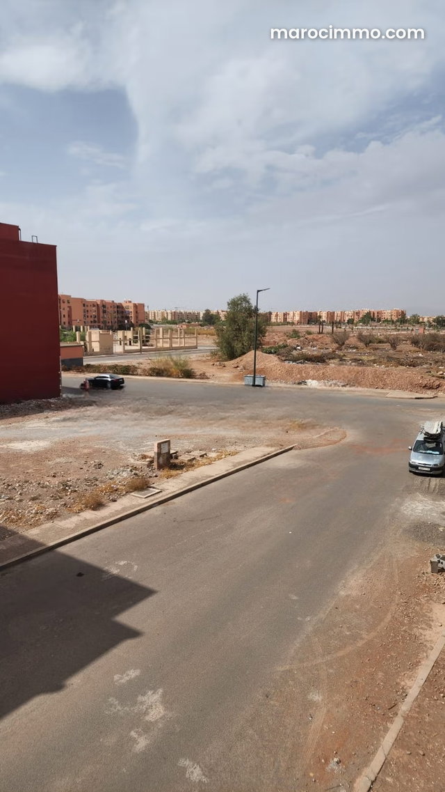 En location Grand magasin avec terrasse extérieure — 3