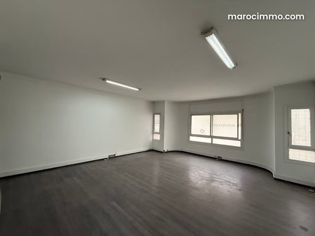 Location: Magnificent Office Floor of 186 m for 12,000 Dhs TTC in Maarif — 2