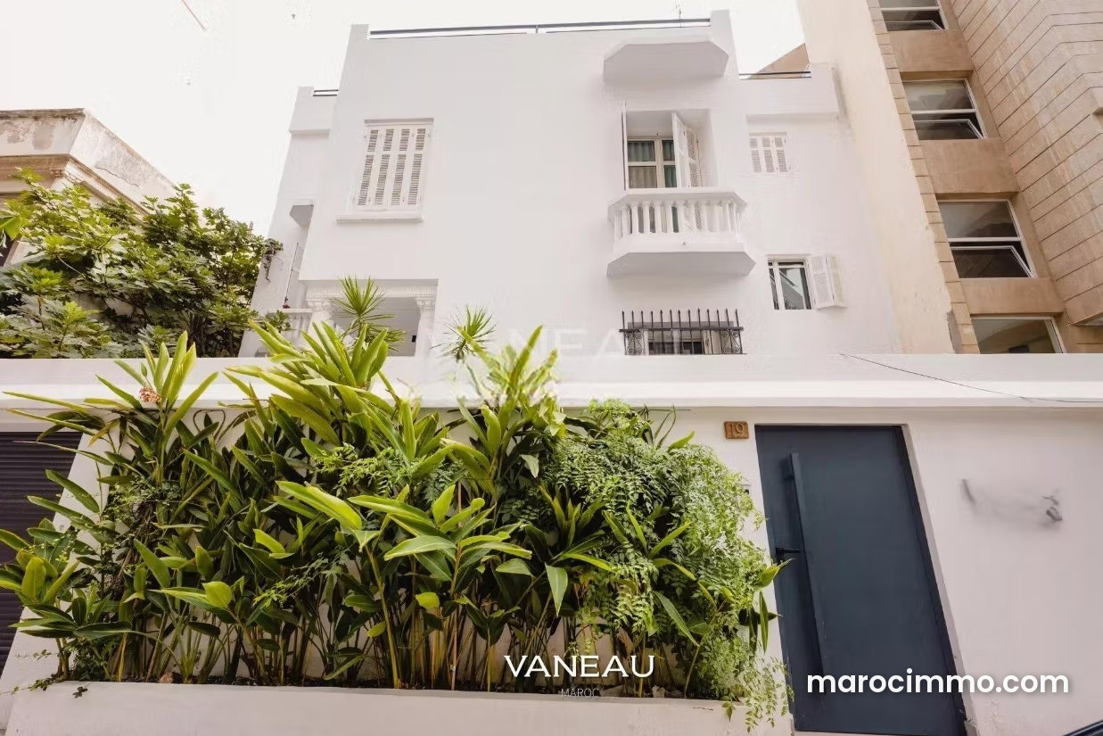 292 sqm House with Street Art Décor, Gauthier, Casablanca — Casablanca