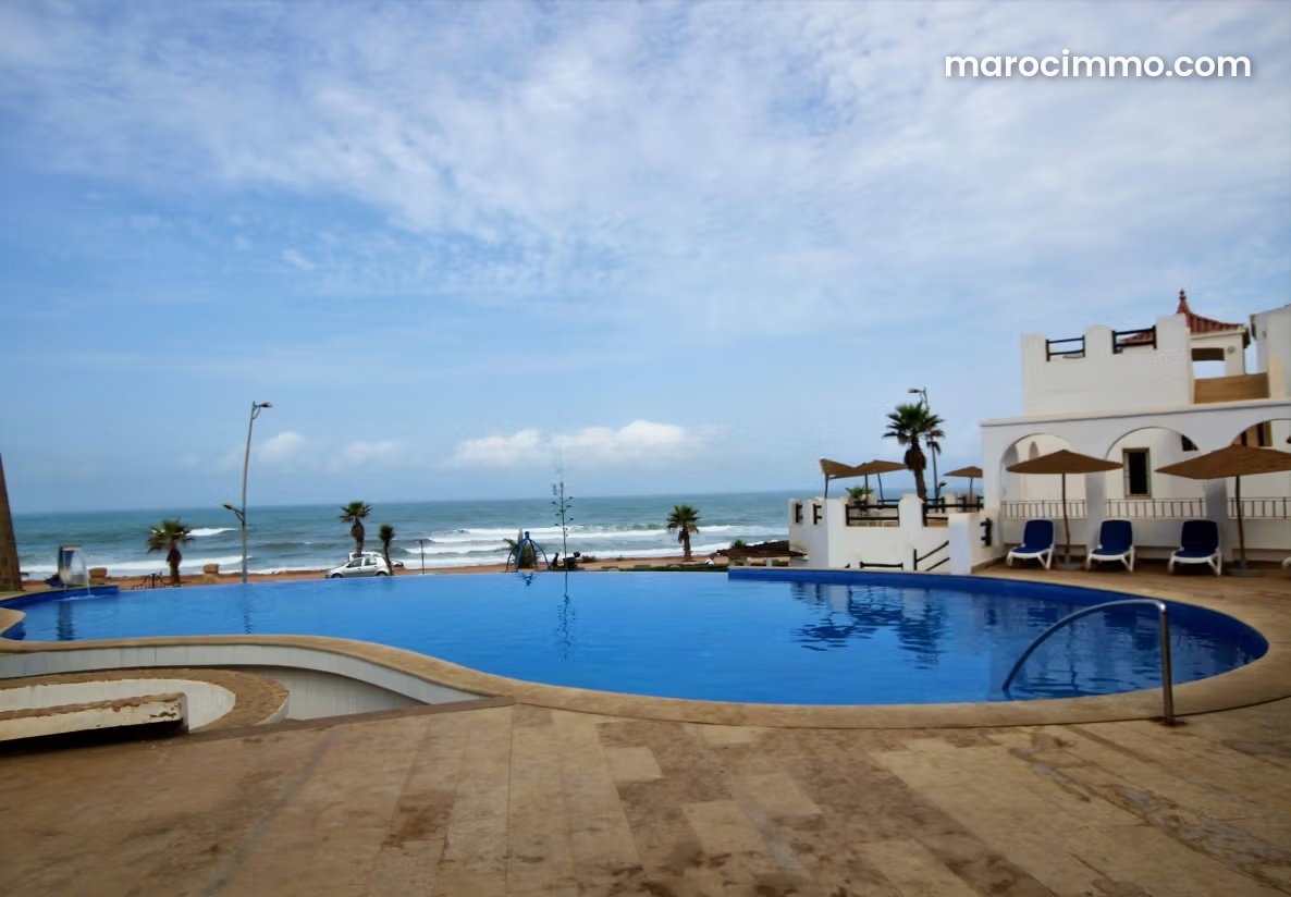 Appartement meublé vue mer à Dar Bouazza avec piscine — Dar Bouazza