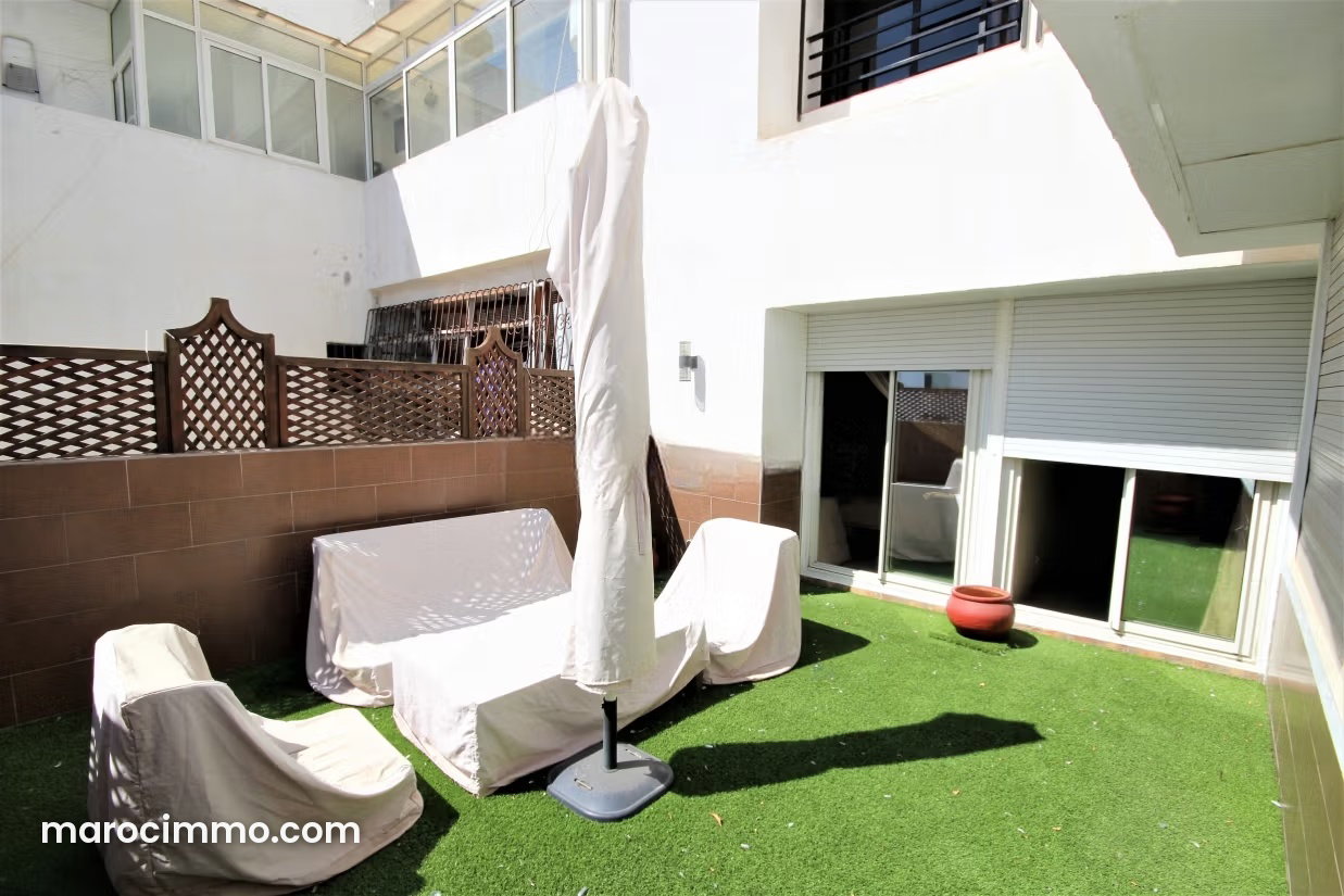 260 sqm Apartment with Sea Views, Terrace and Pool, Racine, Casablanca — Casablanca