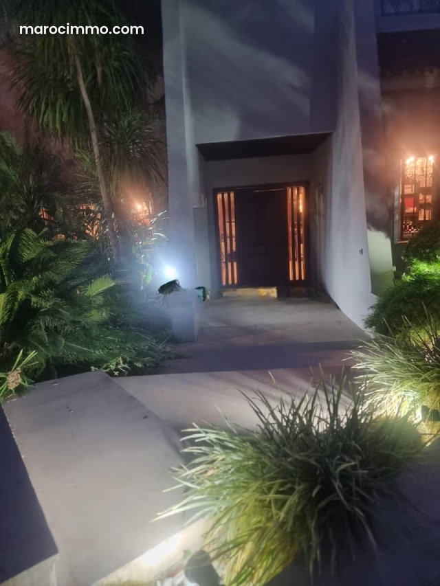 Villa d’Exception à Vendre, 898m² — 2